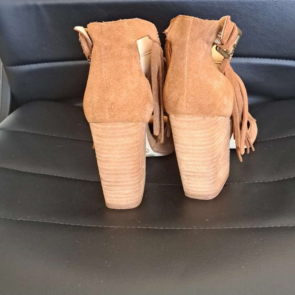 BOHO Chinese Laundry Sandals - Picture 4 of 8